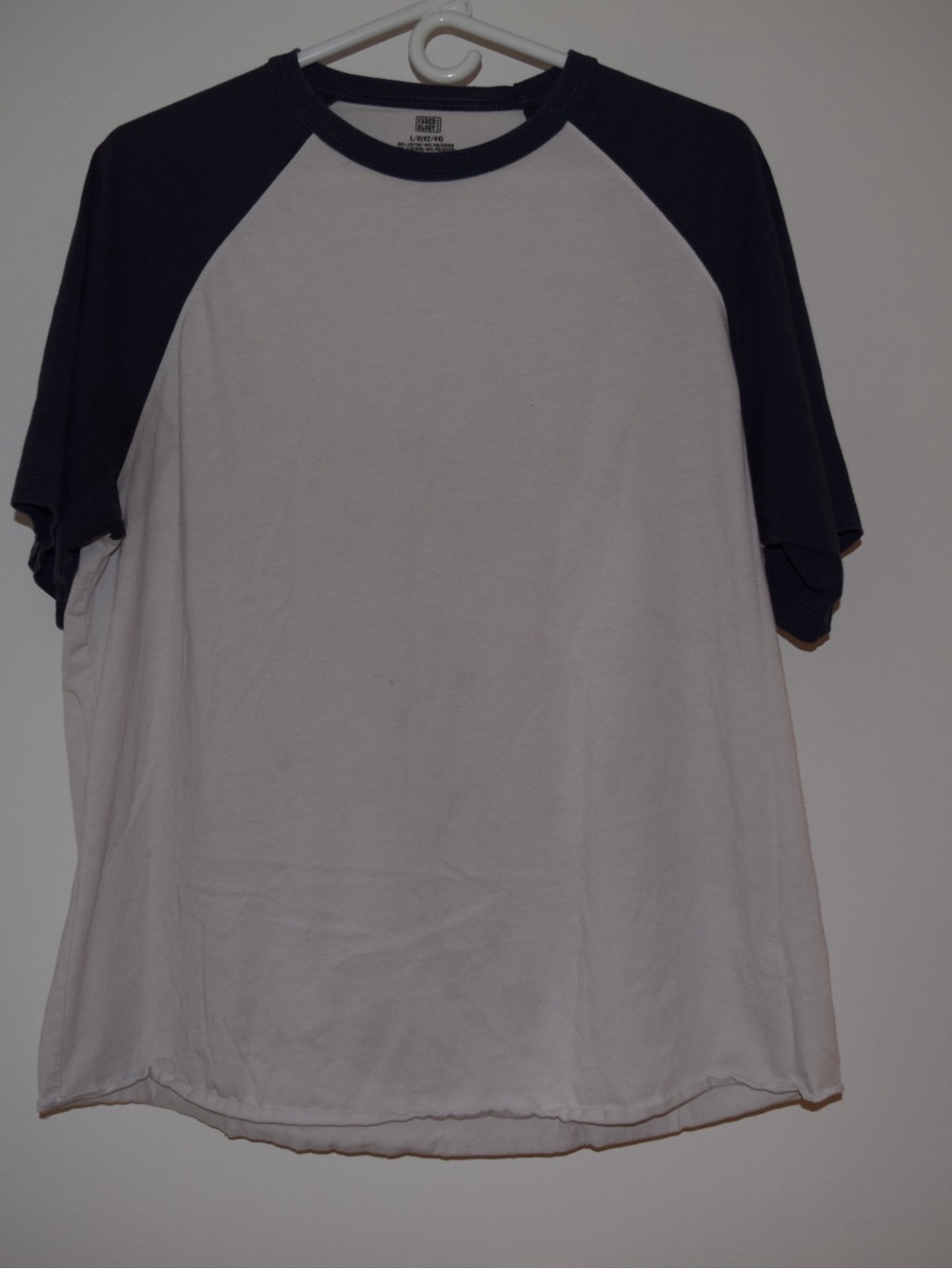 Faded Glory Black White Raglan Baseball Tee L 42/44